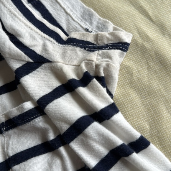 Gap The Essential V-neck Striped Tee - Picture 7 of 8
